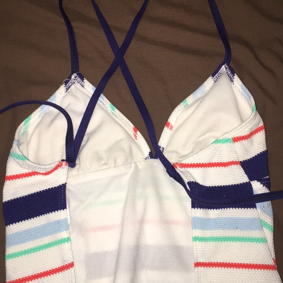 Striped one piece swimsuit - Picture 6 of 9